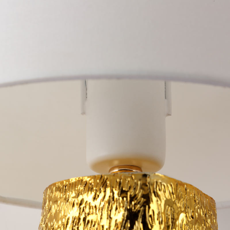 Elegant Rabbit Table Lamp for Bedroom and Living Room Bedside Illumination